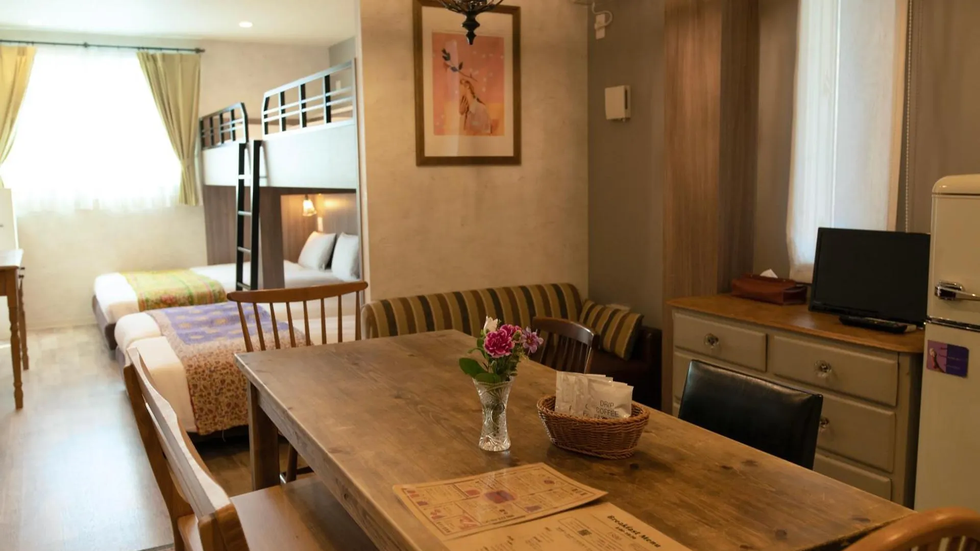 7 Rooms Hotel & Cafe Tokyo