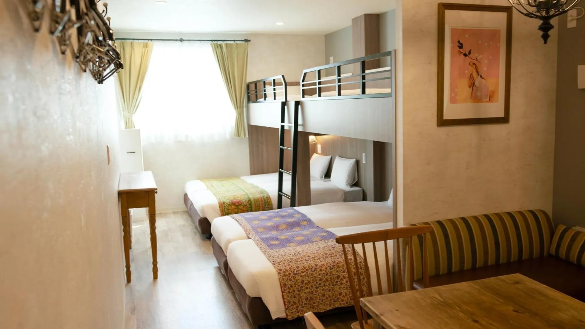 7 Rooms Hotel & Cafe Tokyo