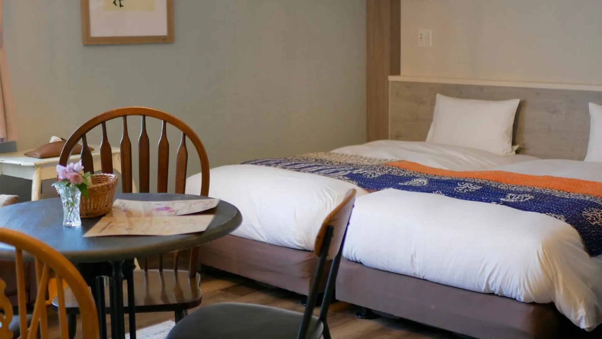 7 Rooms Hotel & Cafe Tokyo 2*,  Japan